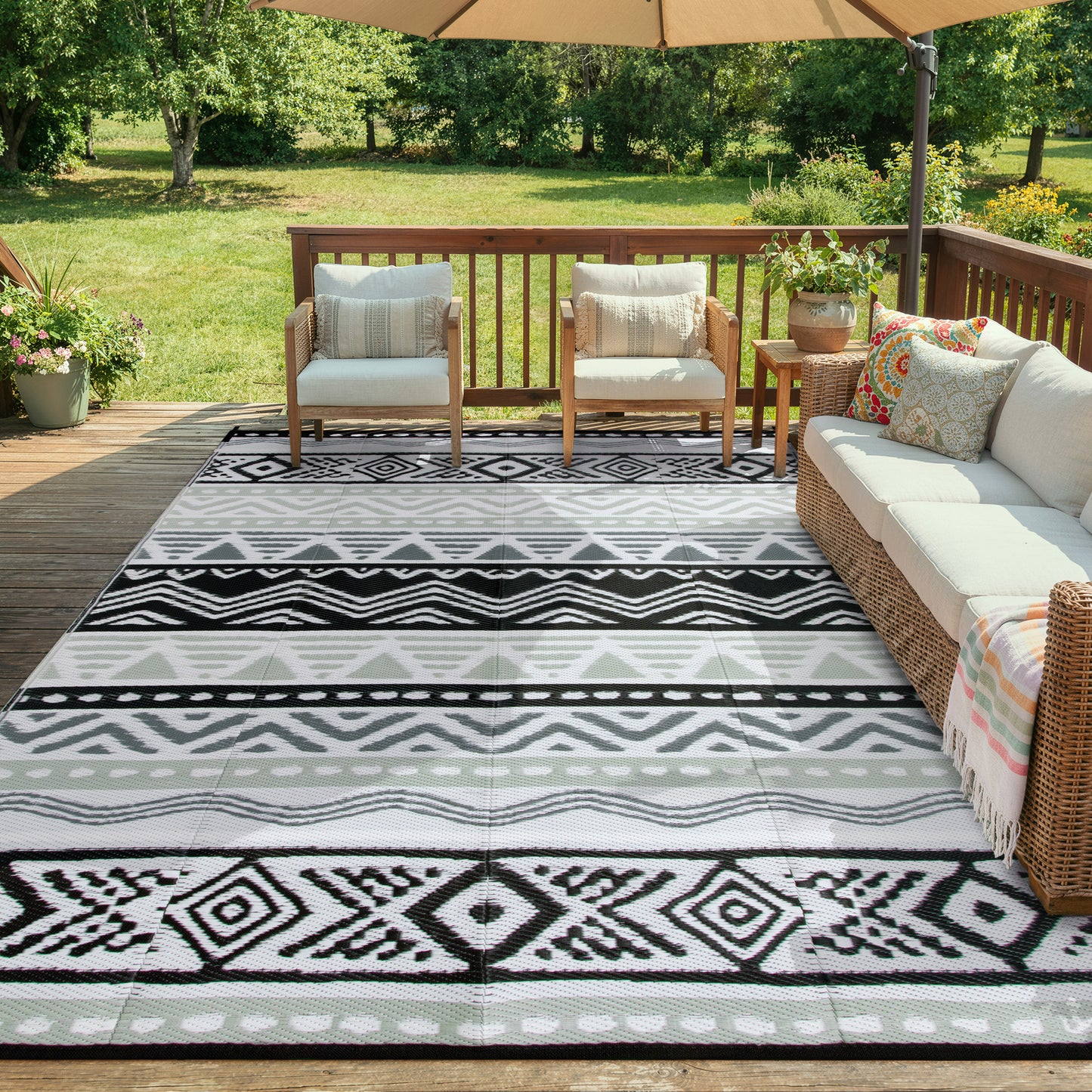 Moynesa Outdoor Rug Waterproof, Lightweight Plastic Straw Rug for Camping RV, Reversible Outside Carpet for Patio Deck Porch Balcony Picnic Tent