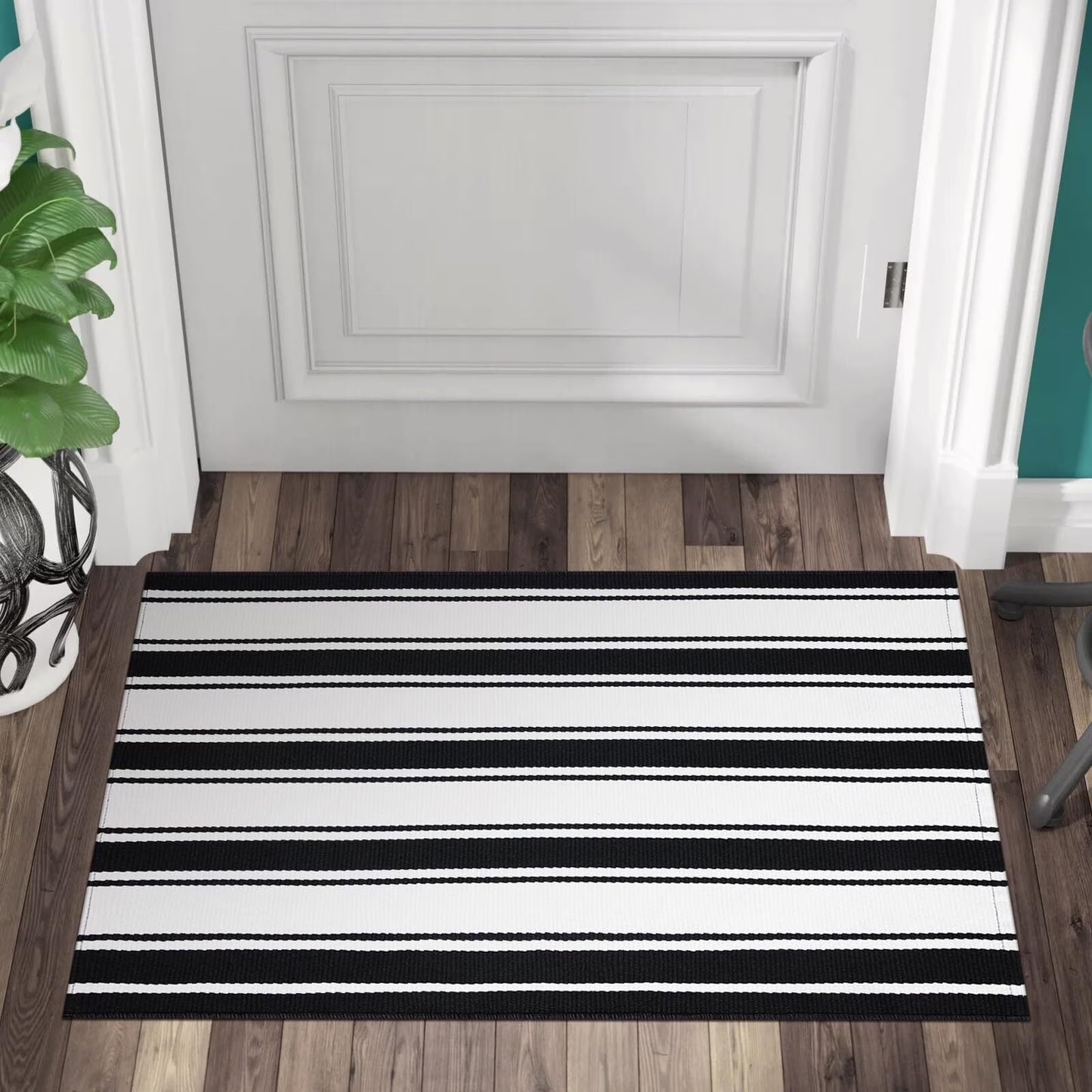 SUNDEREY 2'x3' Small Front Door Mat,2x3ft Washable Outdoor Rugs,Black and White Striped Rug,Farmhouse Front Porch Rug Decor,Cotton Entryway Rug for Porch Patio Home Entrance