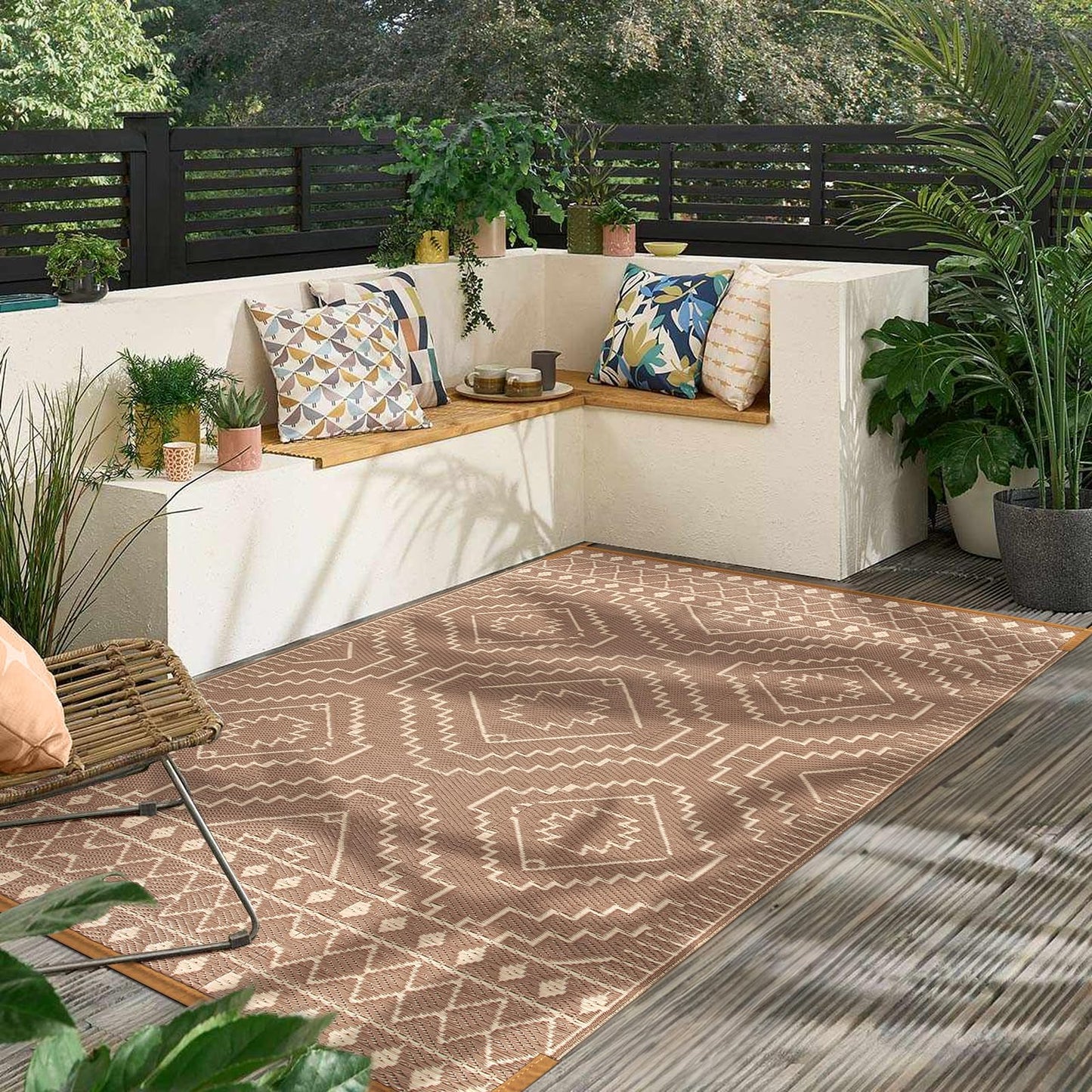 Lahome Portable Indoor/Outdoor Rug - Waterproof & Reversible Plastic Straw Mat for Patio, Deck, Balcony, Backyard, Picnic