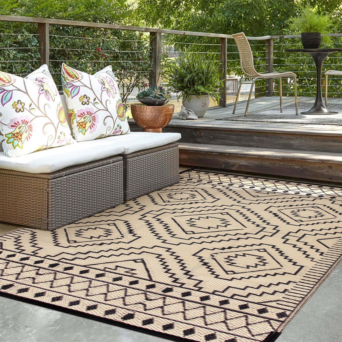 Lahome Portable Indoor/Outdoor Rug - Waterproof & Reversible Plastic Straw Mat for Patio, Deck, Balcony, Backyard, Picnic